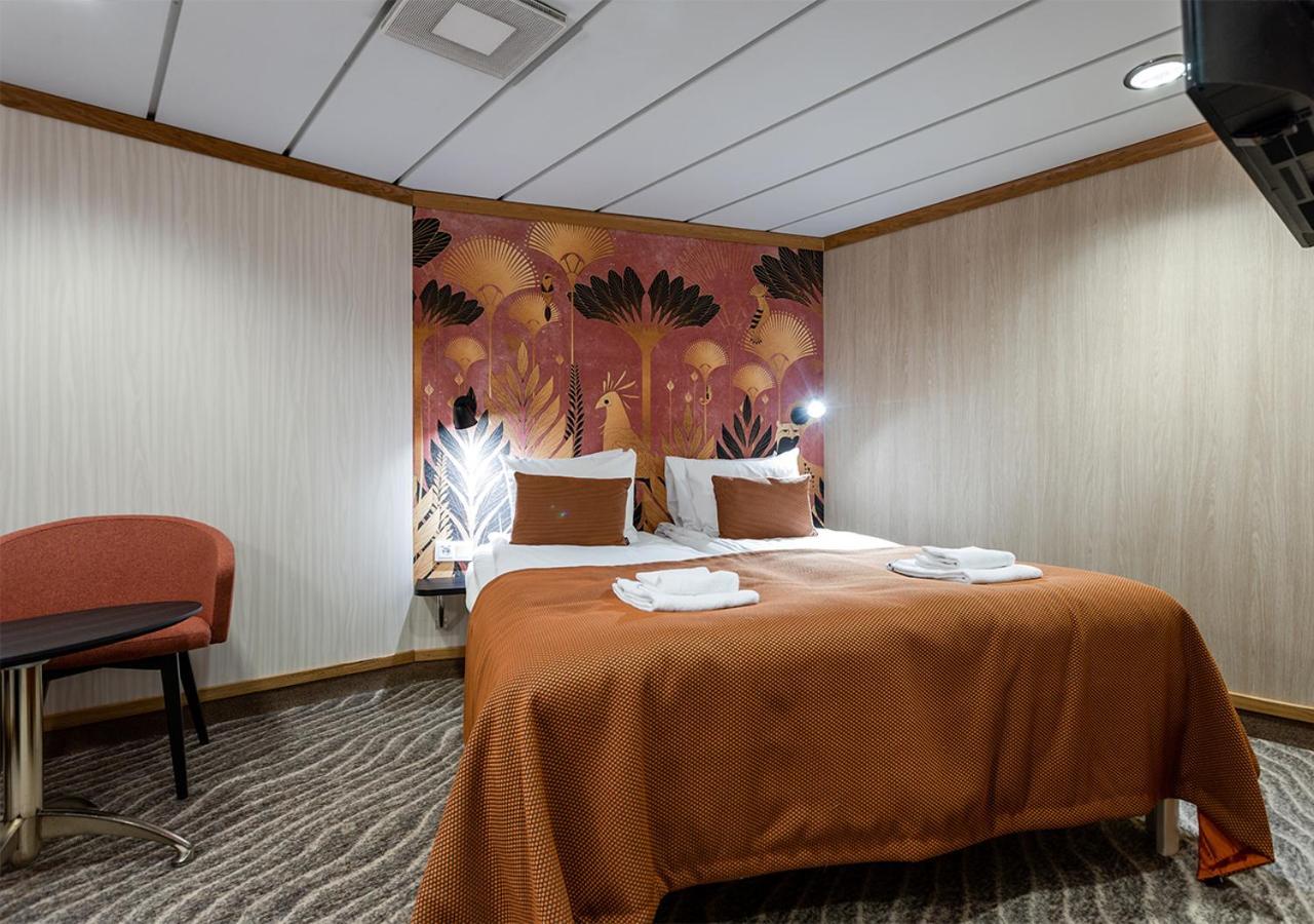 Viking Line Ferry Gabriella - 2-Night Cruise Stockholm-Helsinki-Stockholm Hotel Room photo